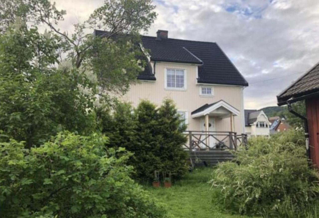 릴레함메르 Lys Og Sentral Leilighet Med Terrasse Og Hage 아파트 외부 사진
